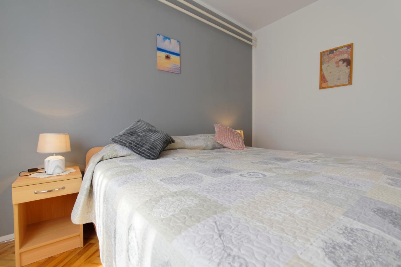 Apartments Marta By Rent Istria Novigrad  ภายนอก รูปภาพ