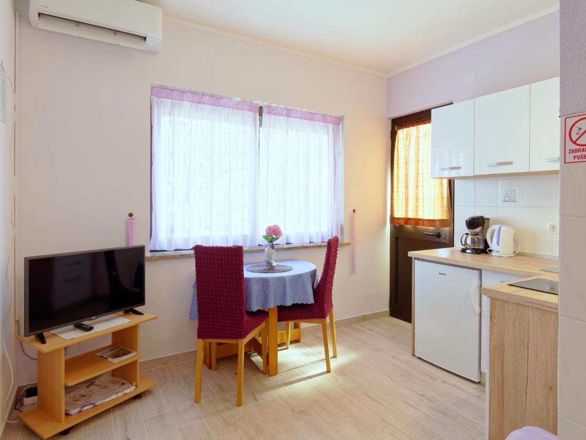 Apartments Marta By Rent Istria Novigrad  ภายนอก รูปภาพ