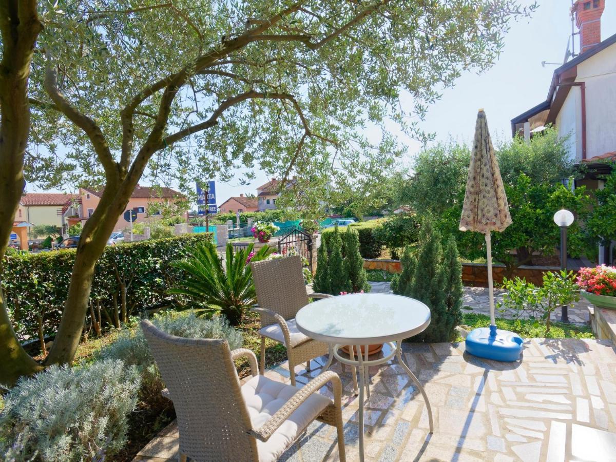 Apartments Marta By Rent Istria Novigrad  ภายนอก รูปภาพ