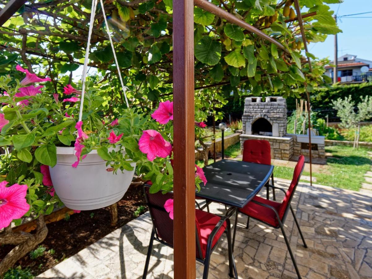 Apartments Marta By Rent Istria Novigrad  ภายนอก รูปภาพ