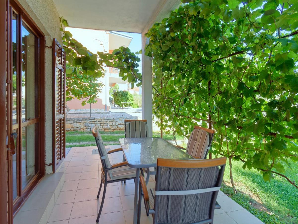 Apartments Marta By Rent Istria Novigrad  ภายนอก รูปภาพ